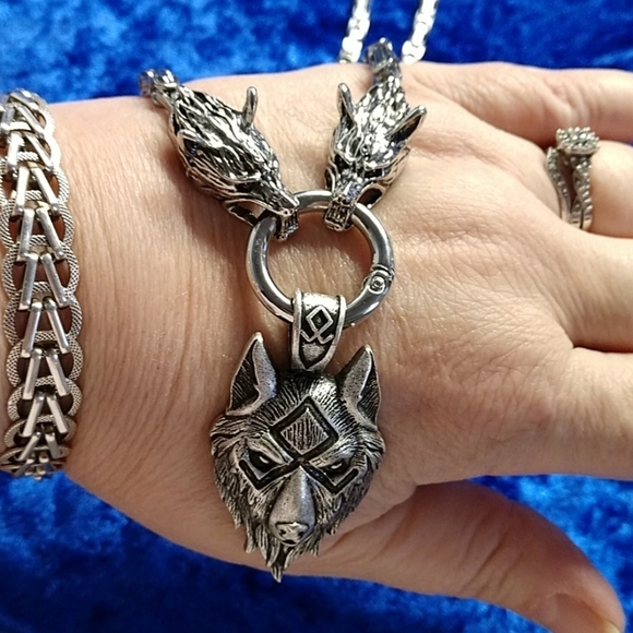 Versatile Nordic Viking Stainless Wolf Head Necklace Statement piece - Picture 5 of 14